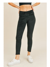 Load image into Gallery viewer, Feel Me Leggings
